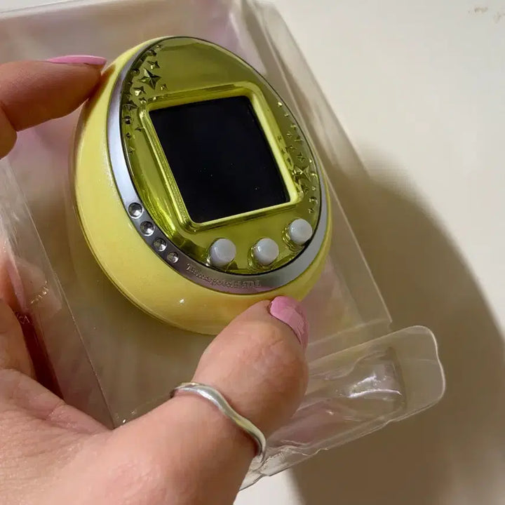 [BUNJANG] Tamagotchi IDL Yellow Full Box / 다마고치 idl 옐로 풀박스