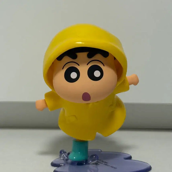 [BUNJANG] Shin-chan Yellow Raincoat Figure / 신짱구 우비 피규어 노란색