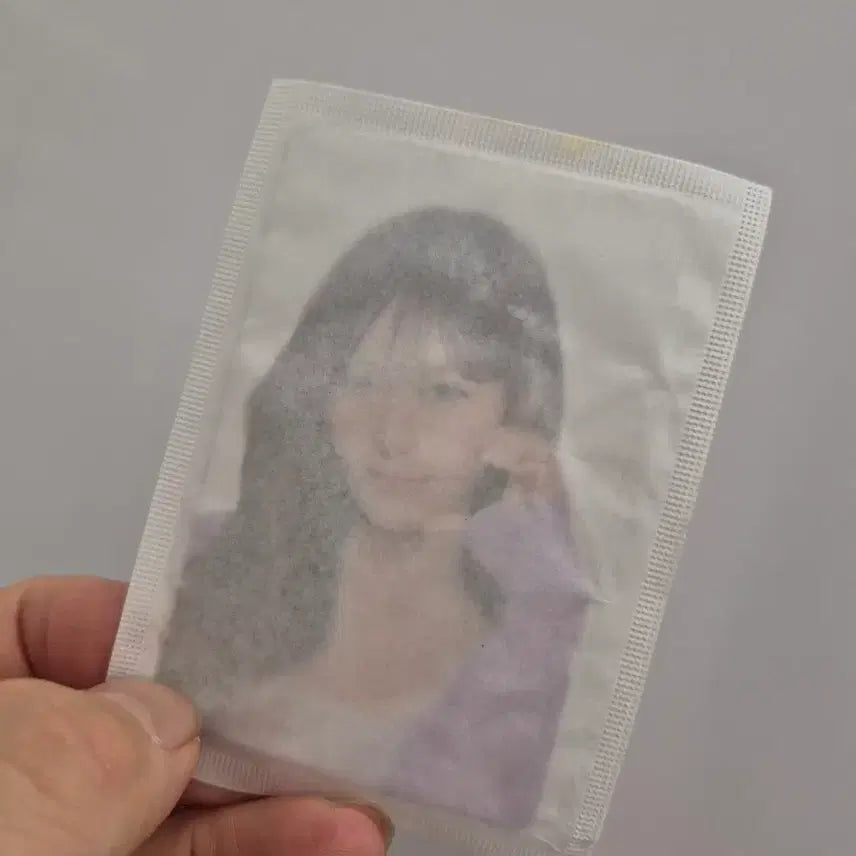 [BUNJANG] NewJeans Lotto Transparent Photocard (Sealed) / Cu 리센느 투명포토카드 미개봉