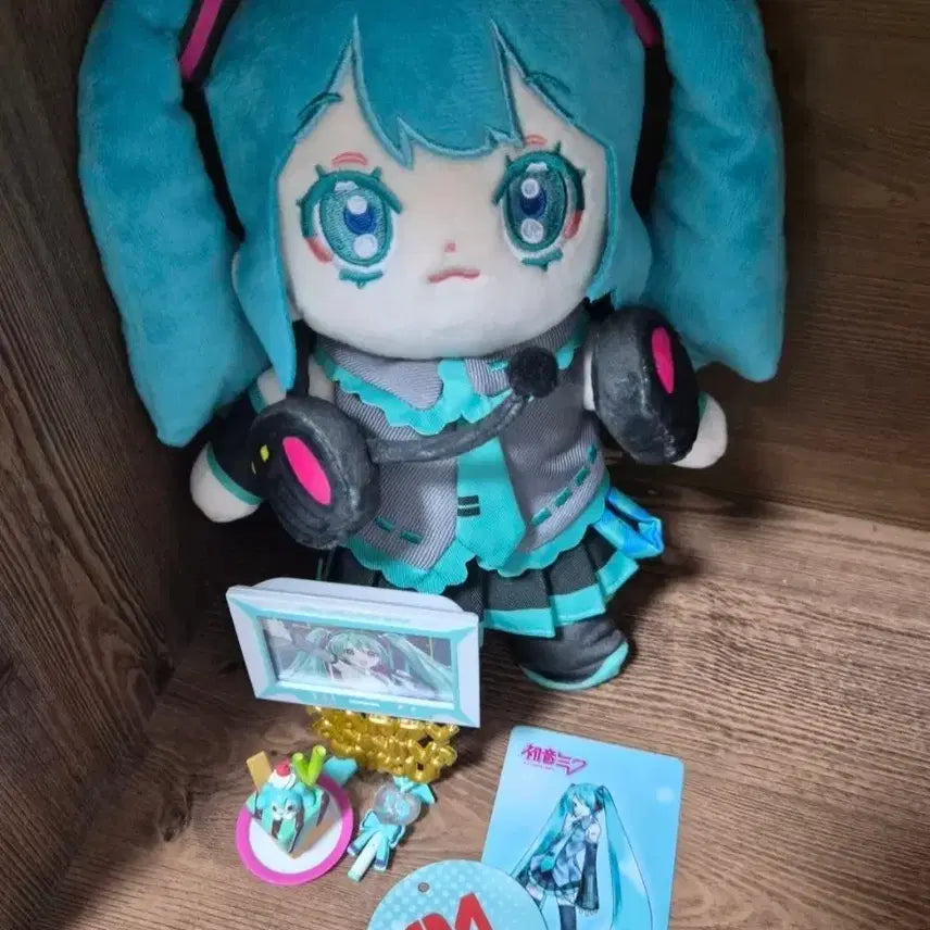 [BUNJANG] Hatsune Miku Official Plush Doll / 하츠네 미쿠 공식 솜인형 판매합니다 공식 라이선스 보증서 포함 / 박스 없음 / 단순 전시