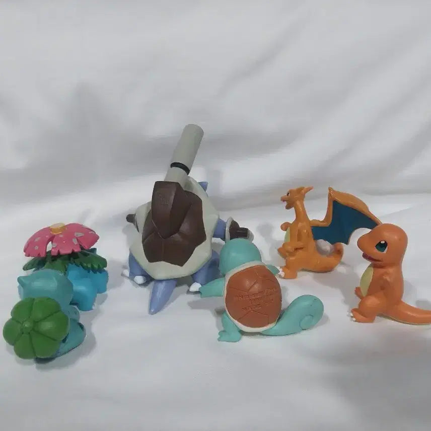 [BUNJANG] Pokemon Kanto Starters 6-Figure Set / 포켓몬 피규어 관동 스타팅 6종 세트 파이리 꼬부기 이상해씨 리자몽 거북왕 몬코레 몬콜레