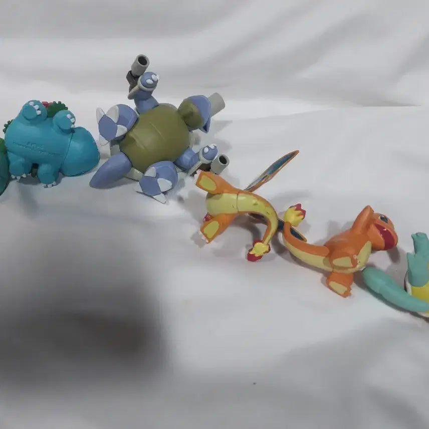 [BUNJANG] Pokemon Kanto Starters 6-Figure Set / 포켓몬 피규어 관동 스타팅 6종 세트 파이리 꼬부기 이상해씨 리자몽 거북왕 몬코레 몬콜레