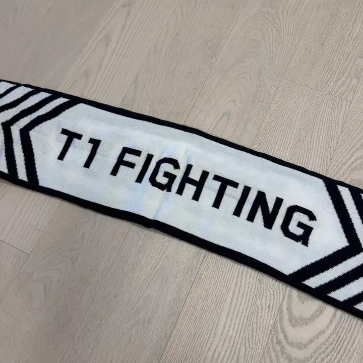 [BUNJANG] T1 2024 MSI Muffler / 2024 T1 MSI 머플러(택O)