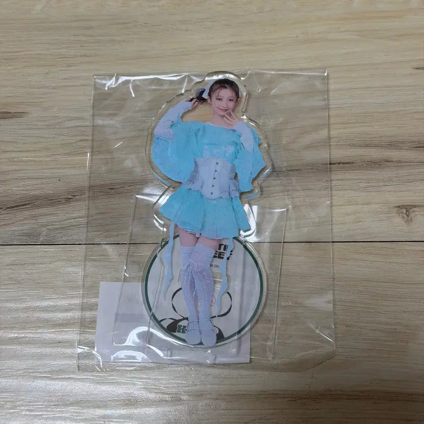 [BUNJANG] Cutestreet Custodo Kuji Itakura Kana Acrylic Stand / 큐티스트리트 큐스토 쿠지 이타쿠라 카나 아크릴 스탠드