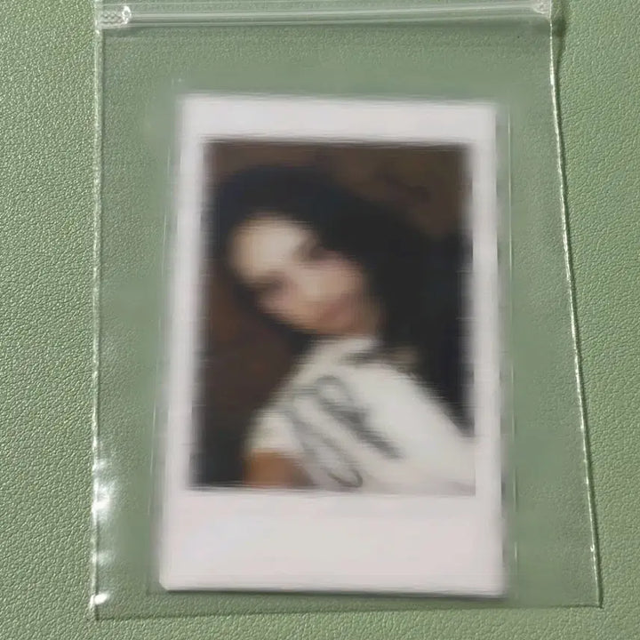 [BUNJANG] ICHILLIN Joonie Signed Polaroid / 아이칠린 주니 싸인 폴라 ichillin joonie polaroid 싸폴