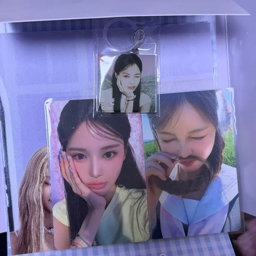 [BUNJANG] IZNA Handle With Care Complete Production Limited Edition Japanese Album Bang Ji-min Jeong Se-bi / 이즈나 HANDLE WITH CARE 덤핫 완전생산한정반 Limited Edition 일본 앨범 방지민 정세비