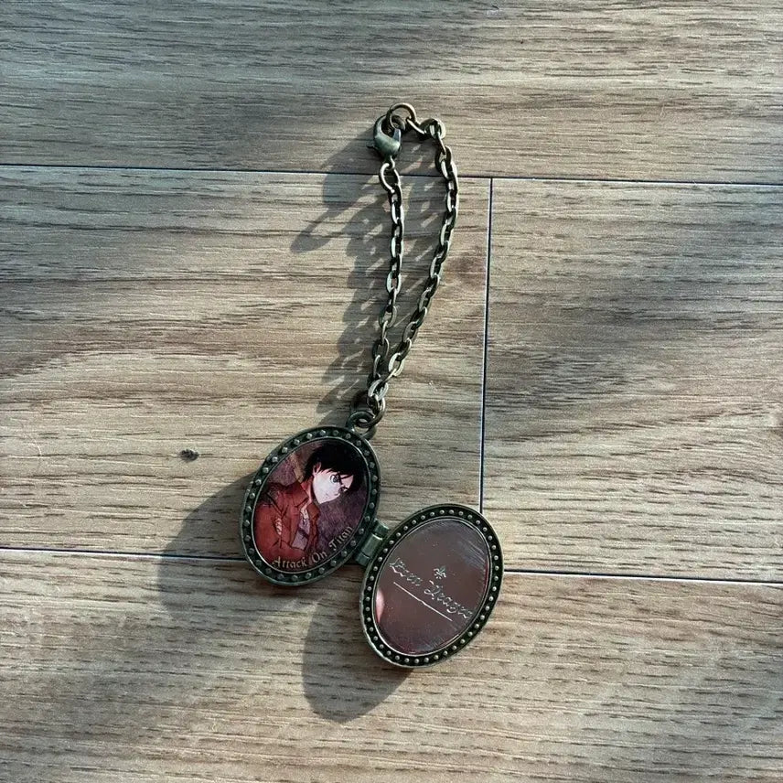 [BUNJANG] Attack on Titan Eren Rocket Charm Keychain / 진격의거인 진격거 고전 에렌 로켓 챰 키링