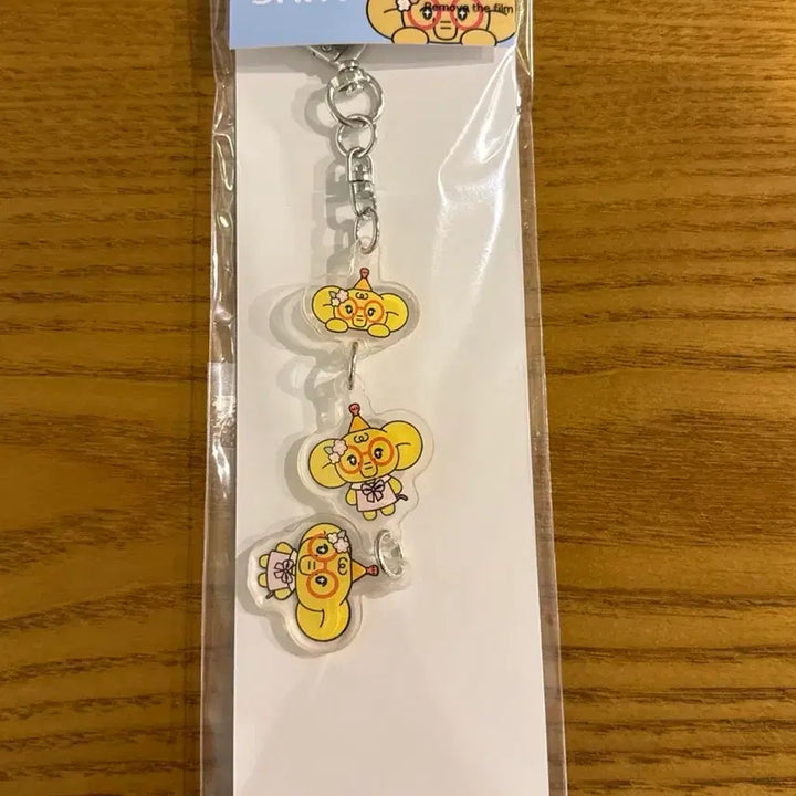 [BUNJANG] Lysine May Pop-up Acrylic Chain Keyring / 리센느 메이 팝업 아크릴 체인 키링 레미니 얌