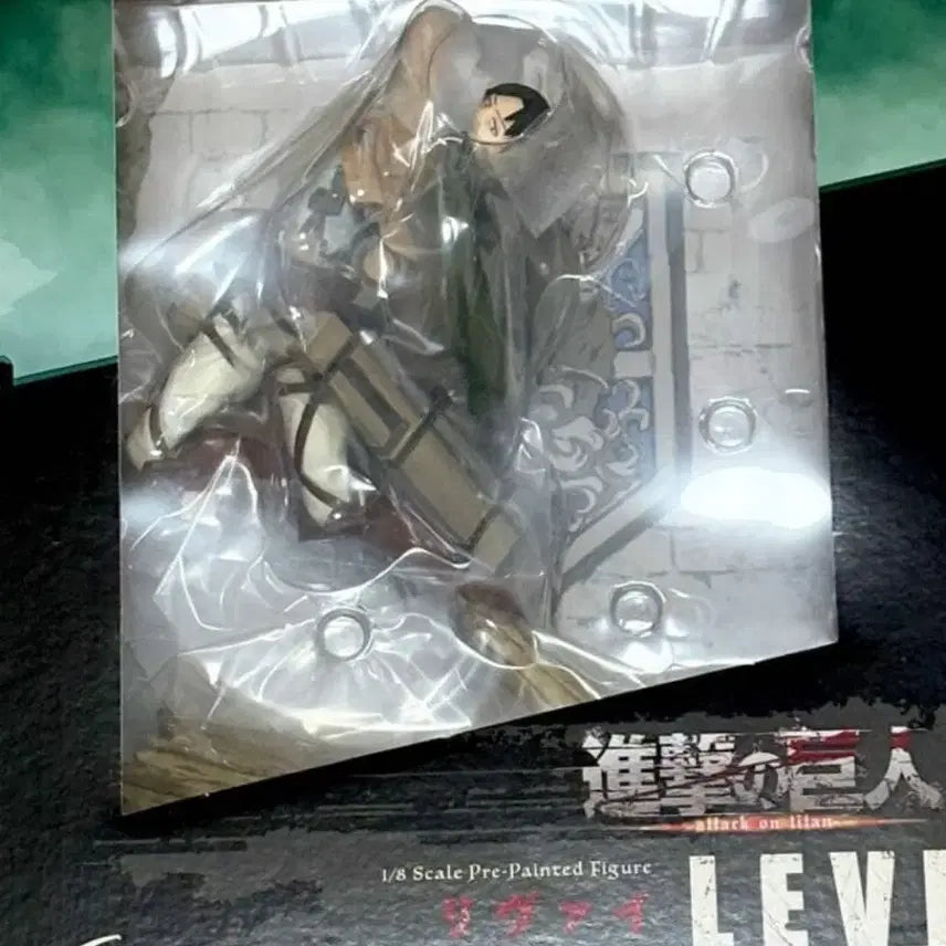 [BUNJANG] Attack on Titan Levi Kotobukiya 1/8 Scale Renewal Version (Sealed) / [미개봉] 진격의 거인 리바이 코토부키야 1/8 스케일 리뉴얼 버전