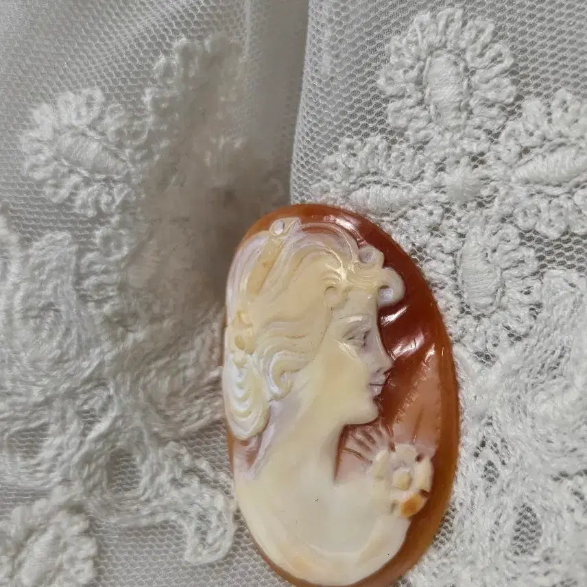 [BUNJANG] Antique English Shell Cameo Brooch/Necklace / 영국 쉘 카메오 쉘까메오