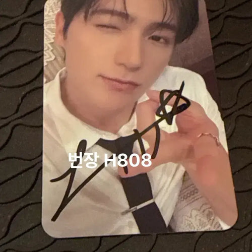 [BUNJANG] THE BOYZ HyunJoo Japan Tokyo Fan Meeting Part 1 Signed Photocard Limited Edition (50 pcs) / 더보이즈 현재 일본 도쿄 팬미팅 1부 싸인포카 50명 한정판 9 to 5