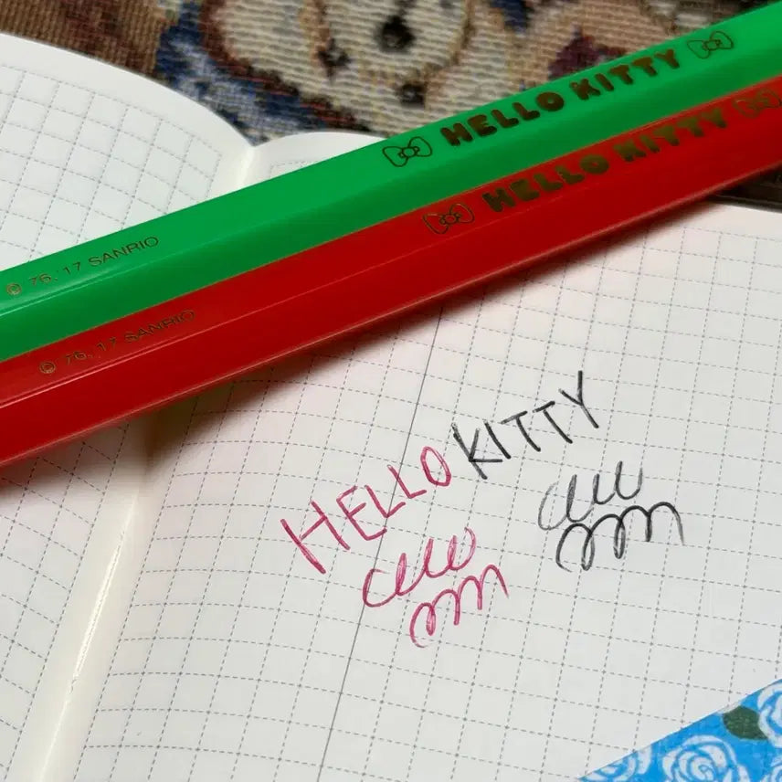 [BUNJANG] 17 Hello Kitty Ballpoint Pen Set (2 Types - Red + Green) / 17헬로키티볼펜 2종세트(레드+그린)