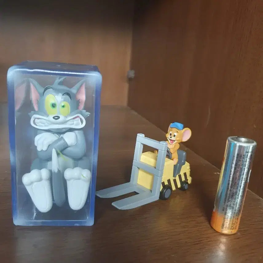 [BUNJANG] 52Toys Tom and Jerry Forklift Figure / 톰과제리 52toys 지게차 피규어