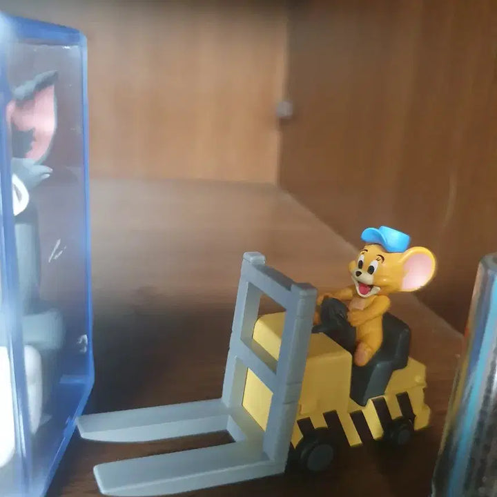 [BUNJANG] 52Toys Tom and Jerry Forklift Figure / 톰과제리 52toys 지게차 피규어