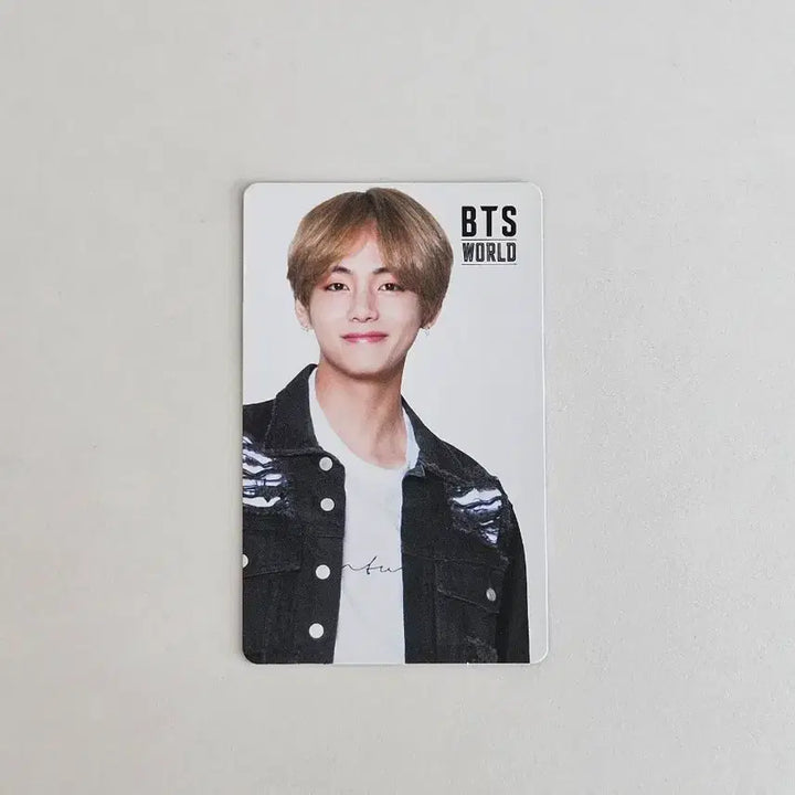 [BUNJANG] BTS V BTS World Album Double-Sided Photocard / 태형 bts world 앨범 양면 포카 방탄 뷔 bts poca pc 월드 비월