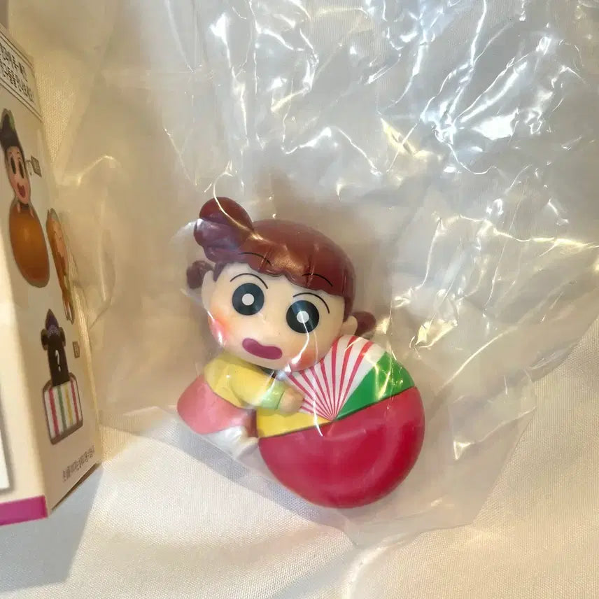 [BUNJANG] Crayon Shin-chan Yurin Hanbok Figure / 짱구는 못말려 유리 한복 피규어