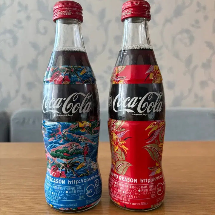 [BUNJANG] Coca-Cola Aloha Limited Edition Bottles Set (2 Types) / 코카콜라  알로하 한정판 병 2종