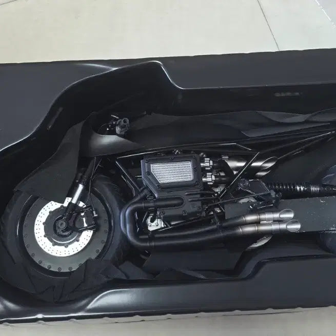 [BUNJANG] Hot Toys Batman 1/6 Scale Batcycle / 핫토이 배트맨 1/6 스케일 배트사이클