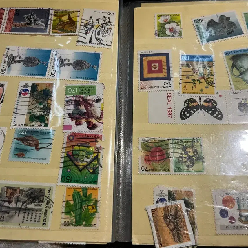 [BUNJANG] Vintage Stamp Collection (Approx. 130 pcs, Early 1990s) / 수집 우표 130장 정도 1990년대 초