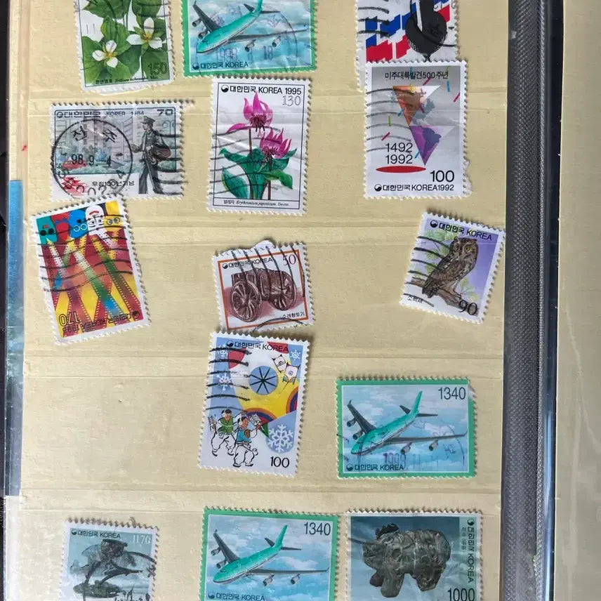 [BUNJANG] Vintage Stamp Collection (Approx. 130 pcs, Early 1990s) / 수집 우표 130장 정도 1990년대 초