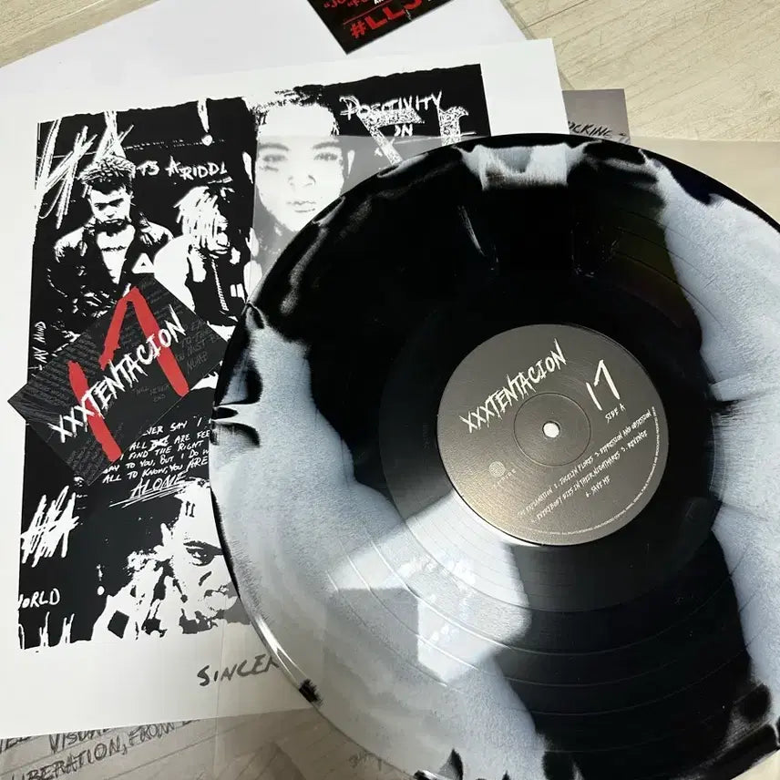[BUNJANG] XXXTentacion 17 Two Vinyl Bundle Set / 텐타시온 17 위켄드 lp2장 일괄