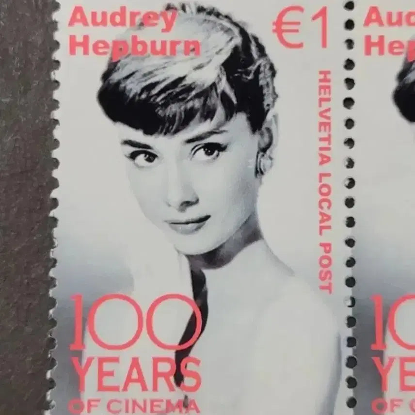 [BUNJANG] Audrey Hepburn Commemorative Stamp Set (1995 World Film Centennial) / 1995년 세계영화100주년오드리햅번 기념 우표  2장Audrey Hepburn