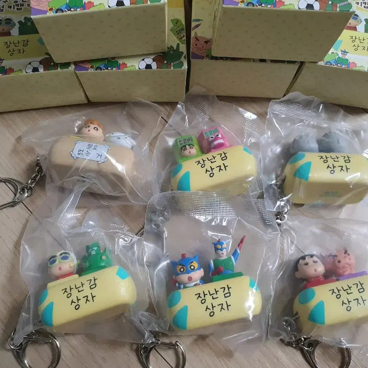 [BUNJANG] Crayon Shin-chan Random Keycap Keychain Set (Shin-chan, Harry, Kazama, Bo-bobo, Action Mask, Hidden) / 풀세트-짱구 장난감 랜덤 키캡 키링 (짱구/맹구/칸탐/부리부리/액션가면/히든)