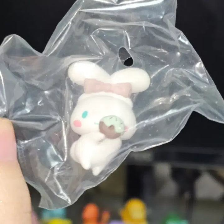 [BUNJANG] Cinnamoroll Relaxing at Home Figure with Capsule / 집에서 쉬어요 시나모롤 피규어 캡슐있어요