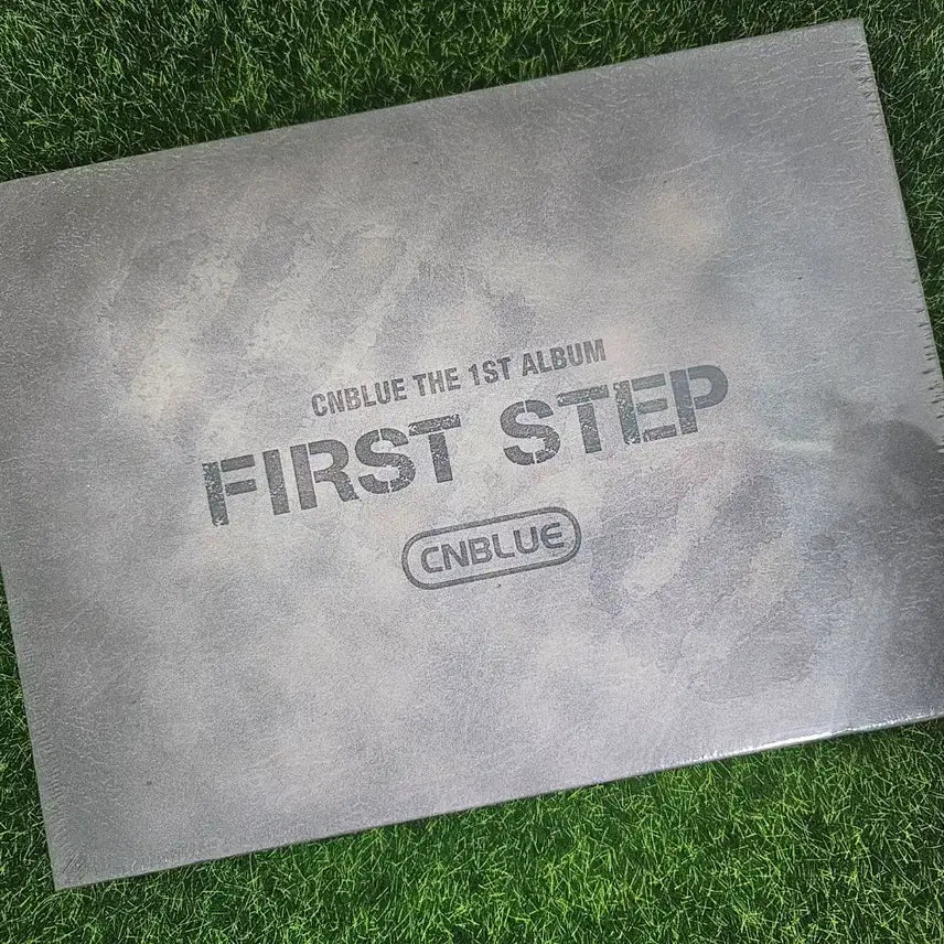[BUNJANG] CNBLUE First Step [Full Album] [Sealed] / 미개봉 씨엔블루 CNBLUE FIRST STEP 정규1집