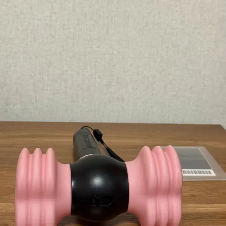[BUNJANG] BLACKPINK Official Light Stick Ver.2 + Photocard (Sealed) / 블랙핑크 응원봉 뿅봉 ver.2 + 포카 미개봉