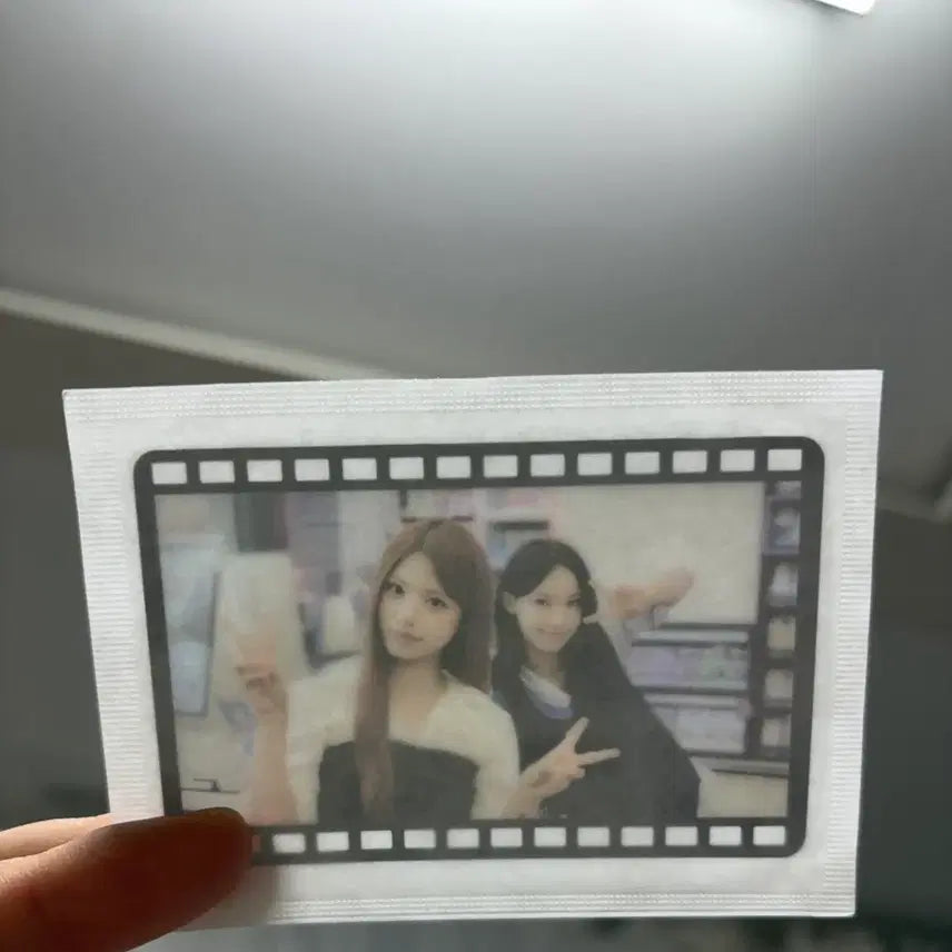 [BUNJANG] RESCENE JENA WON Photocard / 미개봉 리센느빵 필름 포카 제나 원이