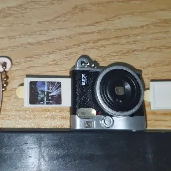 [BUNJANG] Instax Mini Camera Miniature Gacha Figure Keychain Set (Mini 8 Pink, Mini 90 Black/Brown) / 희귀 고전가챠) 인스탁스 미니 카메라 미니어처 가챠 피규어 키링 3종 일괄 미니8 핑크 / 미니90 블랙, 브라운)