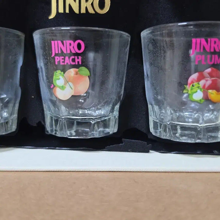 [BUNJANG] Jinro Soju Glass Set - "Cham Isul" Frog Export Edition - Retro Vintage - 6-Piece Box Set / 진로 참이슬두꺼비 수출용 소주잔 소주컵 레트로 빈티지 술잔 6종 박스세트