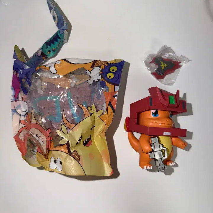 [BUNJANG] Pokemon x Gundam Charizard Figure (Simple Unboxing) / 포켓몬스터 건담 파이리 피규어 단순개봉 새상품