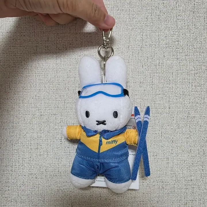 [BUNJANG] Miffy Skiing Outfit Doll Keychain / 미피 스키 인형 키링
