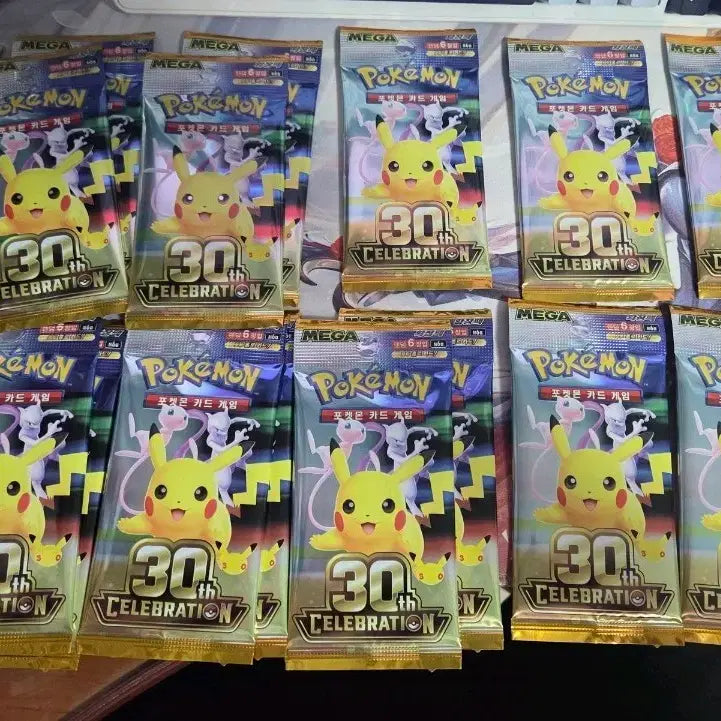 [BUNJANG] Pokemon 30th Anniversary Card Box (20 Packs) / 포켓몬 30주년 카드 20팩(1박스) 팔아요!
