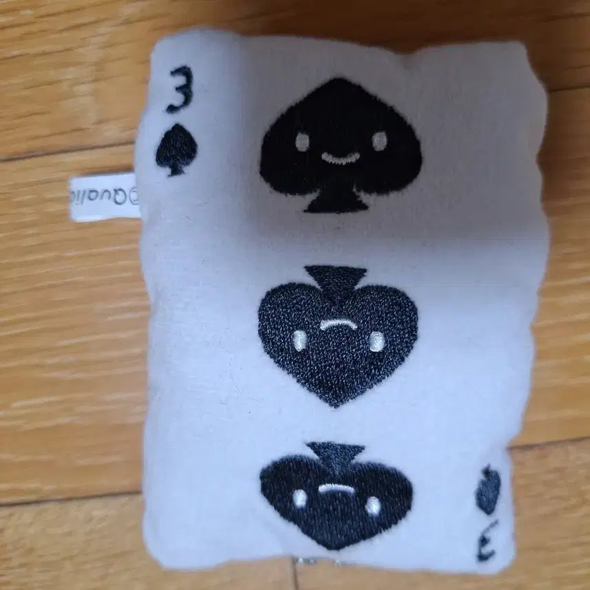 [BUNJANG] Qualia Nikkorino Spade Card Plush / 퀄리아 닛코리노 포커 스페이드 카드 인형