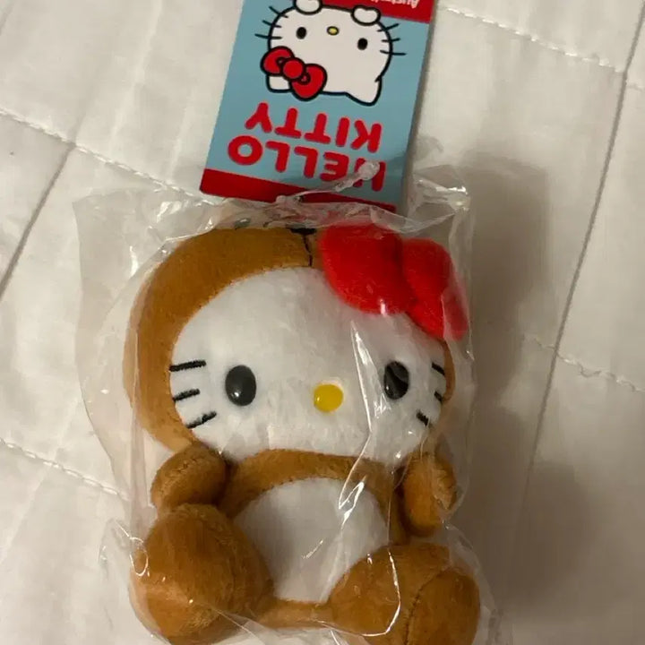 [BUNJANG] Hello Kitty 50th Anniversary Australian Limited Edition Kangaroo Plush / 호주 키티 캥거루