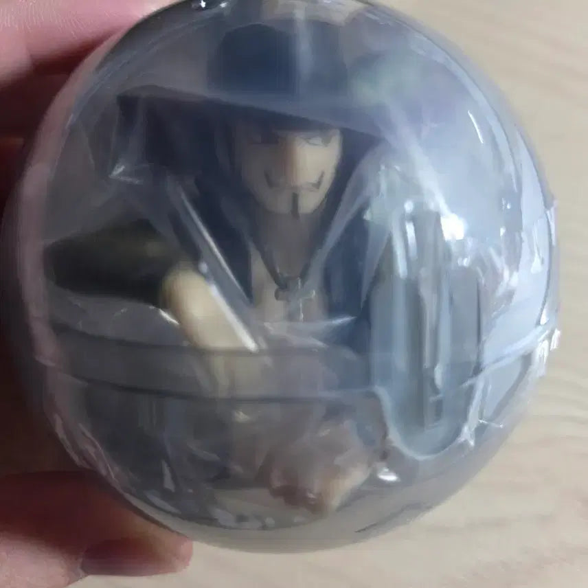 [BUNJANG] One Piece Mihawk Figure (Sealed) / 원피스 언제오려나 마호크