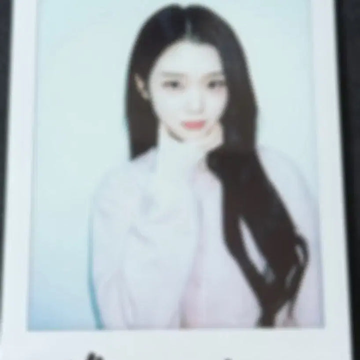 [BUNJANG] tripleS Gong Yubin Signed Polaroid / tripleS 트리플에스 250208 공유빈 씨인 폴라로이드