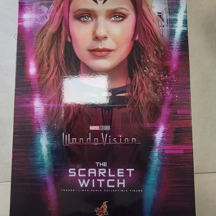 [BUNJANG] Hot Toys Vision White Scarlet Witch Set / 핫토이 화이트비전 ,스칼렛 위치 세트