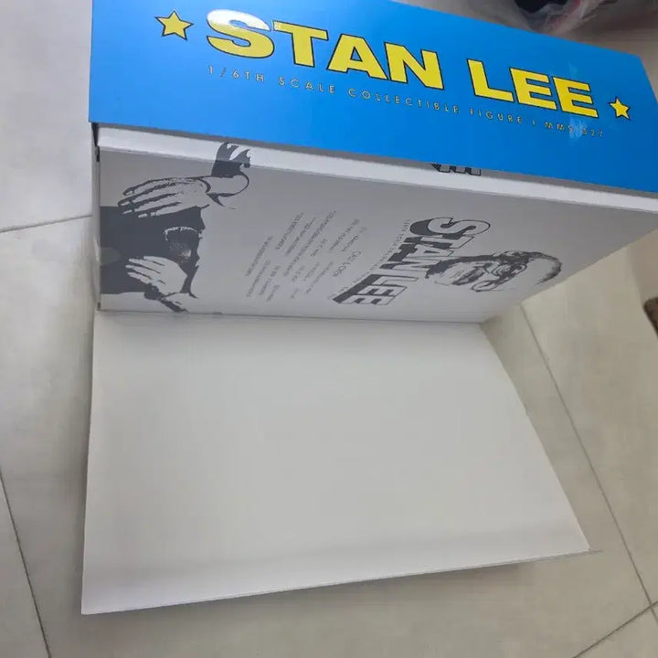 [BUNJANG] Hot Toys Stanley 1/6 Scale Figure / 핫토이 스탠리 1/6 스케일 피규어