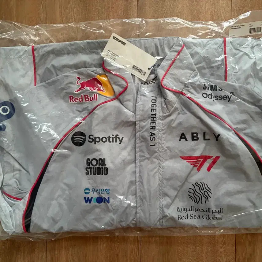 [BUNJANG] T1 2026 Windbreaker Size L (Unsealed) / 2026 T1 바람막이 L사이즈 미개봉