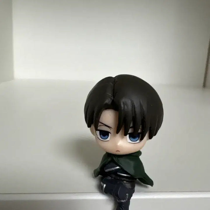 [BUNJANG] Levi Hug Coat Figure / 리바이 허그코트 피규어