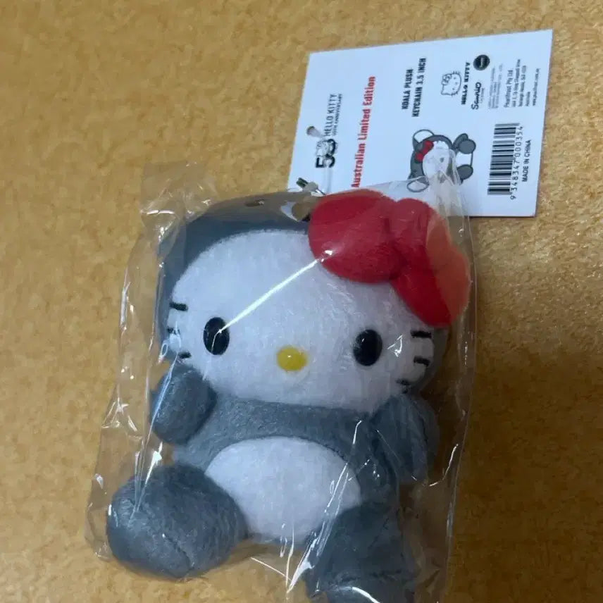 [BUNJANG] Hello Kitty 50th Anniversary Australia Limited Edition Doll Keychain Koala / 헬로키티 50주년 호주 한정판 인형 키링 코알라