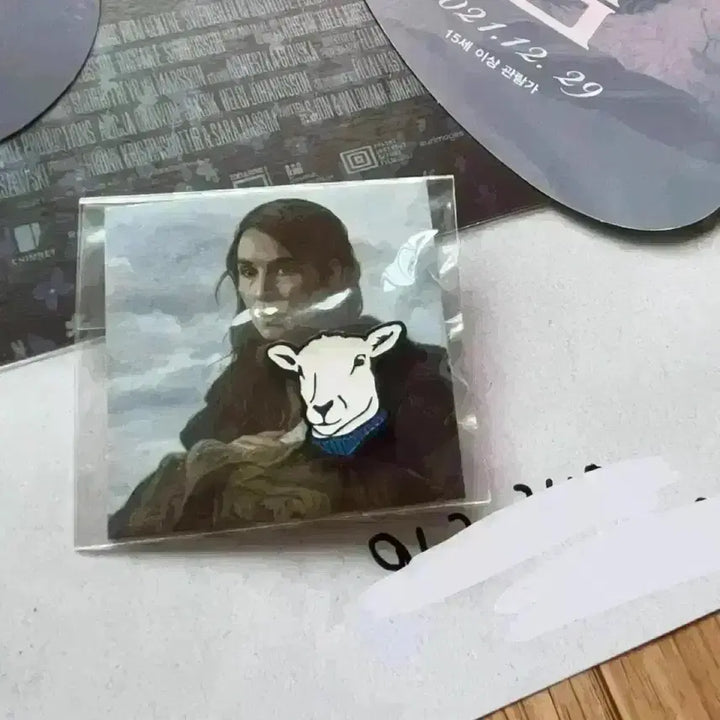 [BUNJANG] LAMB Artist Badge Poster Package A24 / 영화 램 아티스트 뱃지 포스터 패키지 아다 전단지 딴짓 A24 LAMB