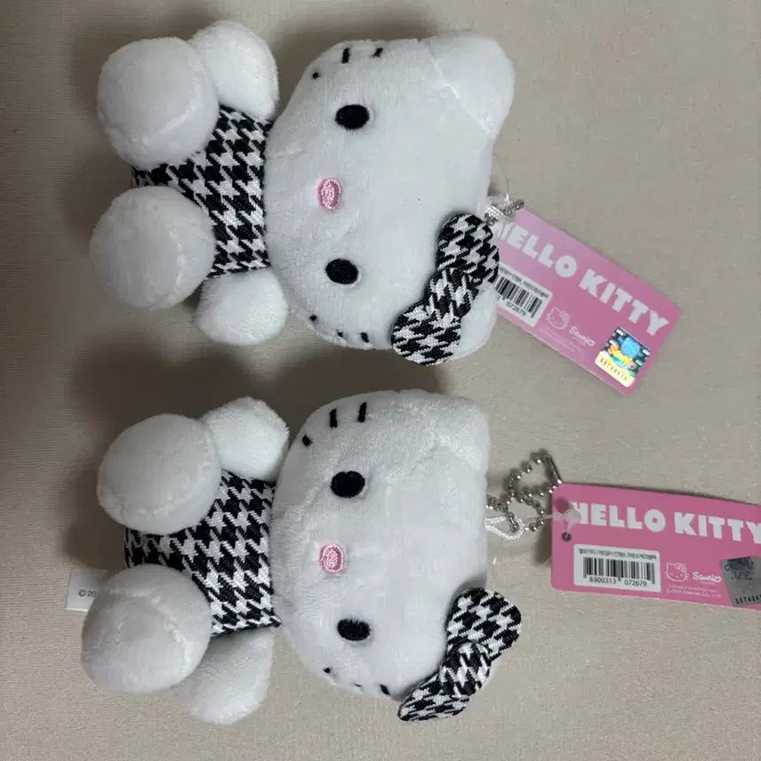 [BUNJANG] Sanrio Houndstooth Check Hello Kitty &amp; My Melody Doll Keychain / 정품 산리오 하운드 체크 헬로키티 인형 키링 마이멜로디