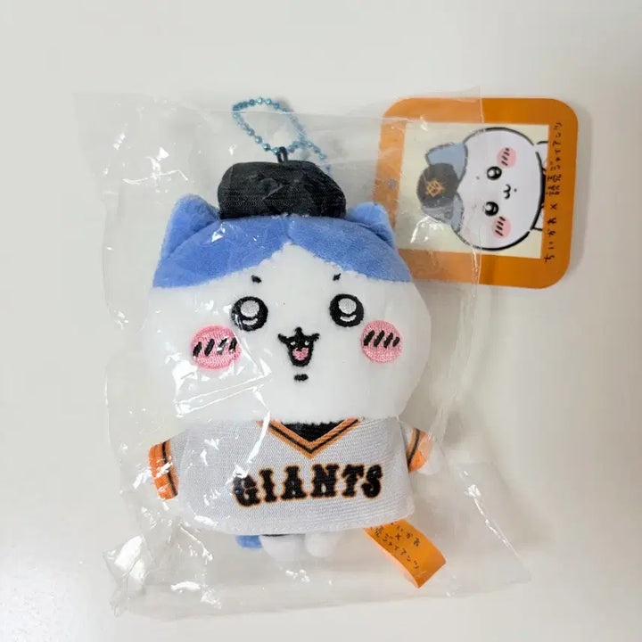 [BUNJANG] Chiikawa Hachiware Giants Collaboration Mascot Plush / 먼작귀 치이카와 자이언츠 콜라보 하치와레 마스코트 인형