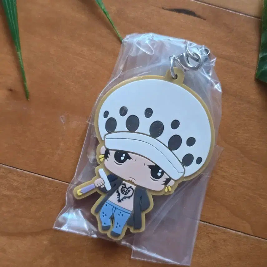 [BUNJANG] One Piece Trafalgar Law SD Rubber Strap Keychain / 원피스  트라팔가 로우 sd 러버 스트랩 키링 키홀더 - Used