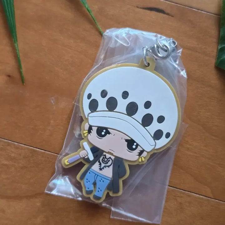 [BUNJANG] One Piece Trafalgar Law SD Rubber Strap Keychain / 원피스  트라팔가 로우 sd 러버 스트랩 키링 키홀더 - Used